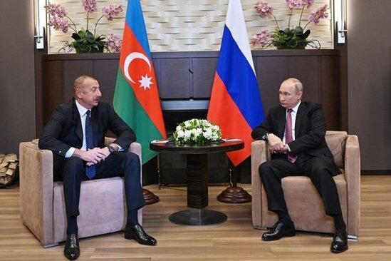 Putin İlham Əliyevlə görüşdən əvvəl Şoyqu ilə danışıb