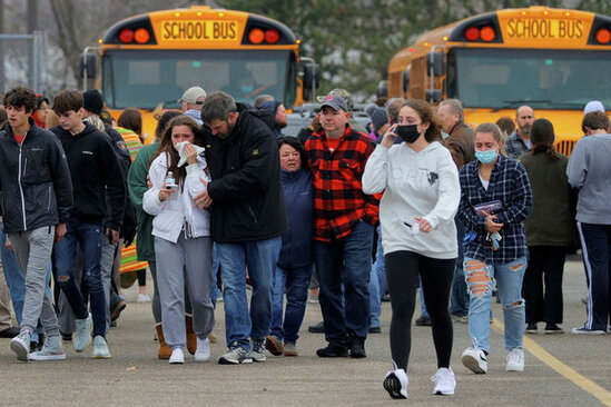 Yeniyetmə məktəbdəki qətliamı "Qara Cümə"də alınan silahla törədib - FOTO