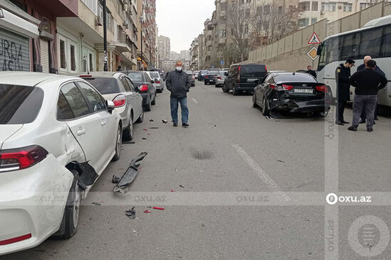 Bakıda zəncirvari qəza: Dörd avtomobilə ziyan dəydi - FOTO/VİDEO
