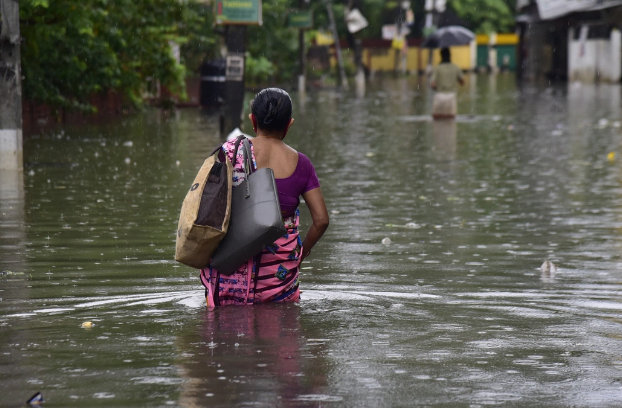 Musson yağışları Hindistanı cənginə alıb: Turistlər hotellərdən çıxa bilmirlər, ölənlər var