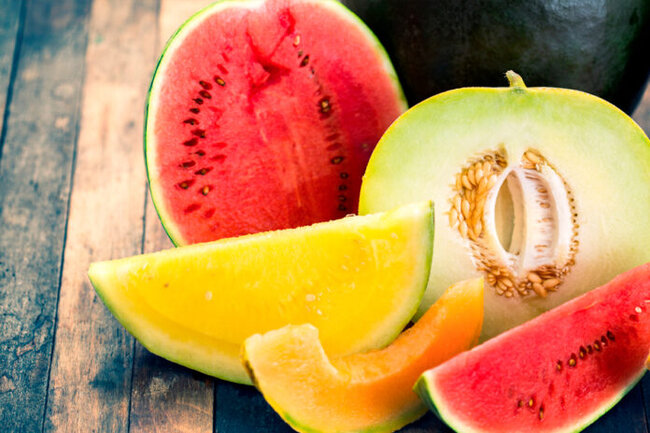 Bu meyvənin qabığını QƏTİYYƏN zibilə atmayın – Dərini təmizləyir, təzyiqi tarazlaşdırır…