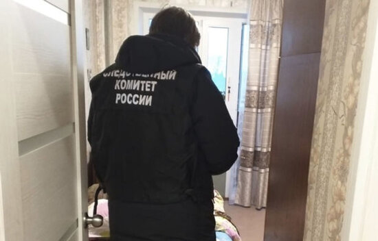 Rusiyada təqaüdçü yaşadığı qadını və onun qızını güllələdikdən sonra intihar edib