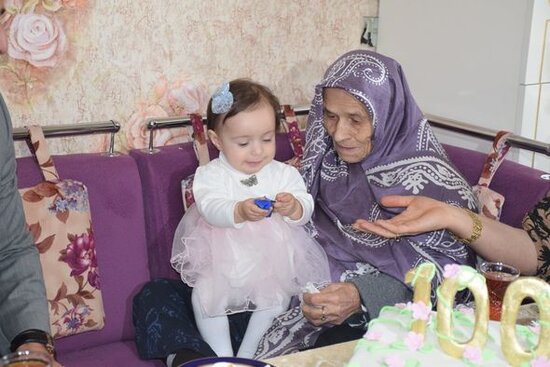 Qubanın ən yaşlı sakininin 100 yaşı tamam oldu - FOTO