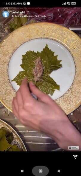 Dünyanın ən gözəl qadını Azərbaycan dolması hazırladı - FOTO/VİDEO