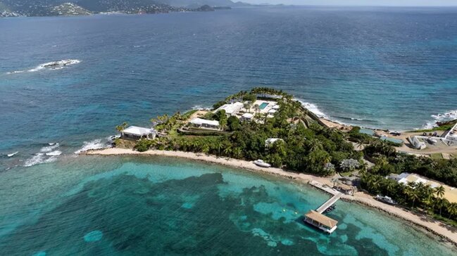 Epşteynin kabus adasından ilk - Fotolar