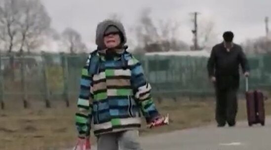 Slovakiya sərhədinə təkbaşına çatan balaca Həsən Suriya müharibəsindən də qaçıbmış - FOTO/VİDEO
