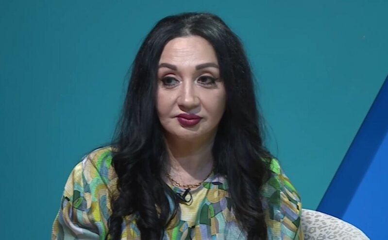 "Anamın kim olduğunu 12 yaşımda bildim" - Video