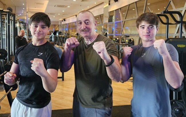 Prezidentin nəvələri ilə idman zalından MARAQLI FOTOLARI