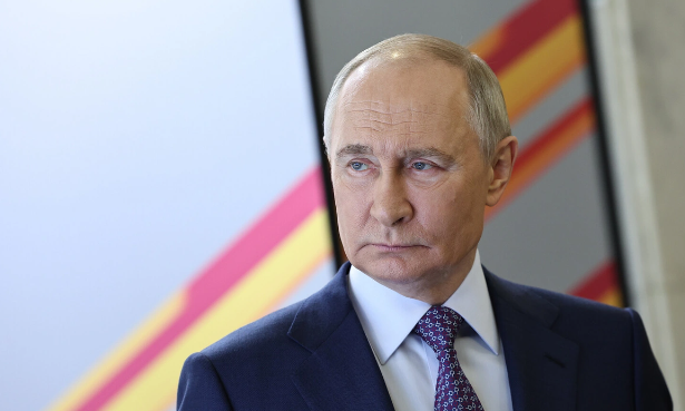 Putin: "Həmişə kiməsə ilişdirmək istəyirəm"