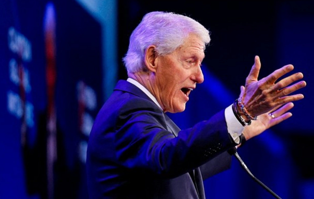 Tramp: "Klinton Epşteynin adasına 28 dəfə səfər edib"