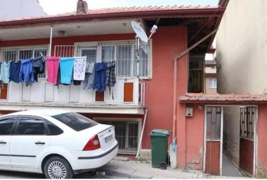 Qəribə oğurluq: Məktub yazdı, yemək bişirib yedi, duş qəbul etdi... - FOTO