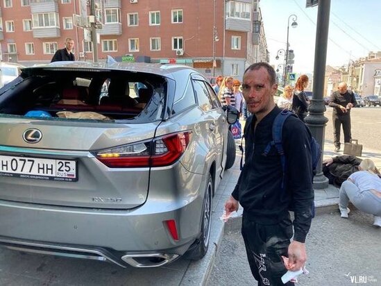 Sürücüsüz avtomobil iki piyadanı vurdu - FOTO/VİDEO