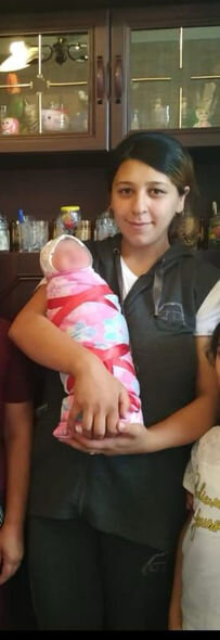 İntihar etdiyi deyilən 22 yaşlı Elnarənin ailəsi: "Onu öldürüblər" - FOTO