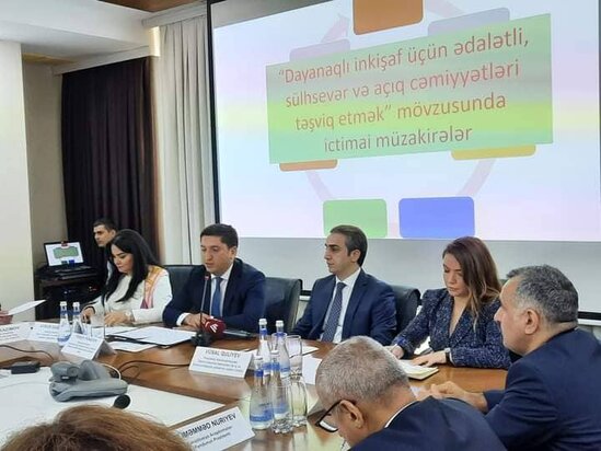 "Dayanıqlı inkişaf üçün ədalətli, sülhsevər və açıq cəmiyyətləri təşviq etmək" mövzusunda ictimai müzakirə keçirilib