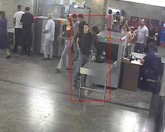 Bakı metrosuna kəsərlə girərək cinsi azlıqları hədələyən şəxs SAXLANILDI - YENİLƏNİB + FOTO/VİDEO