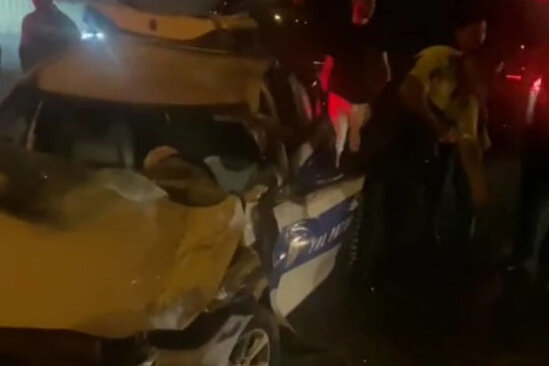 Bakıda YPX maşını qəzaya düşdü: Polis xəsarət aldı - VİDEO