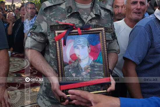 Azərbaycan Ordusunun şəhid olan əsgəri dəfn olunub - YENİLƏNİB + FOTO/VİDEO