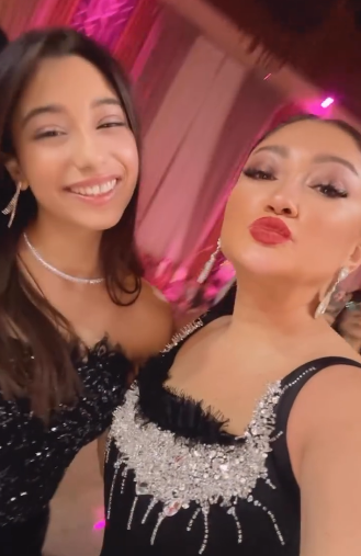 Bu da aparıcı Zümrüdün qızı Ləman - YENİ FOTOLAR