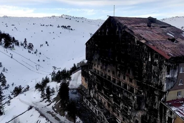 Türkiyədə hoteldə baş vermiş yanğınla bağlı müttəhimlərə 2 min ilədək həbs cəzası tələb olunur
