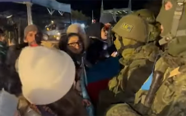 Sülhməramlıların qarşısında "Sarı Gəlin"i oxudular - Video