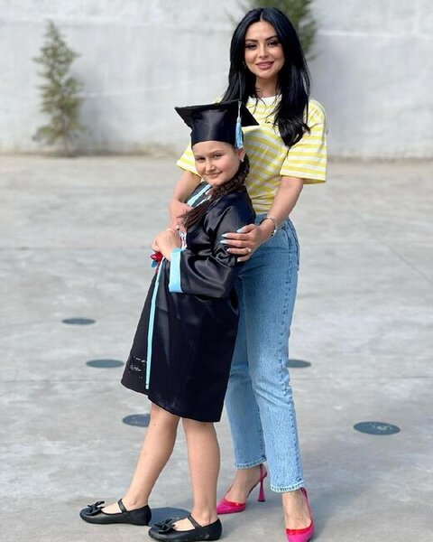 Vüsalənin qızı ibtidai sinfi bitirdi - FOTOLAR