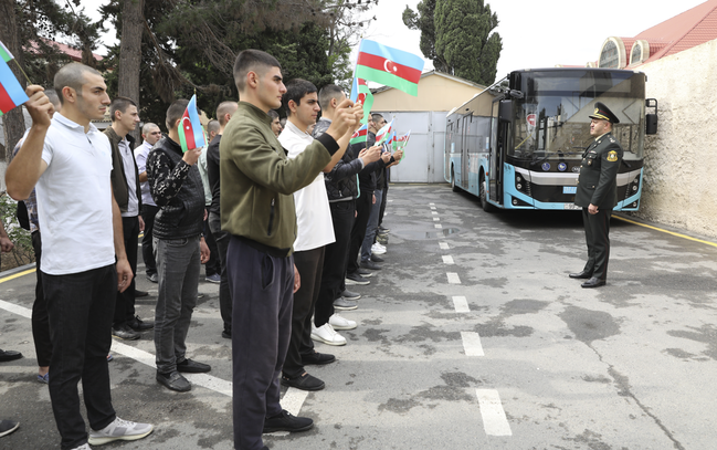 Azərbaycanda hərbi xidmətə növbəti çağırış başlayıb - FOTO
