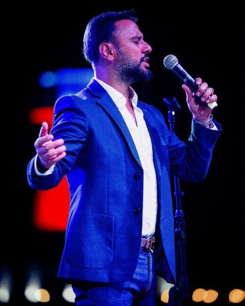 Alişan Bakı konsertində Qarabağ maralını canlı oxudu