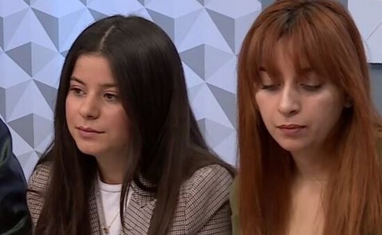 Zəlzələdə xilas olan azərbaycanlı bacılar yaşadıqlarını danışdı