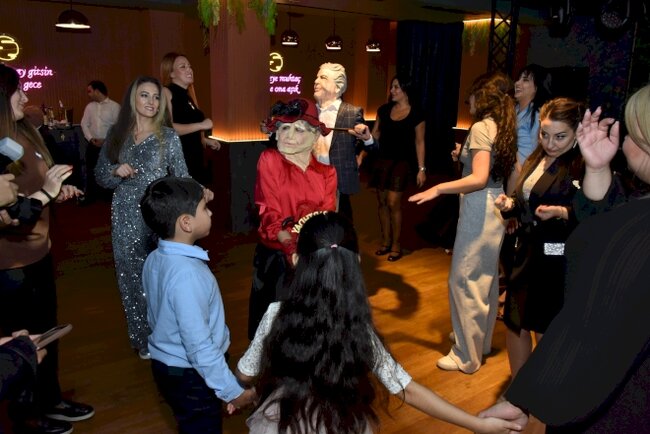 Bakıda yeni açılan möhtəşəm restoran - DOLUNAY sizin yolunuzu gözləyir! - FOTO/VIDEO