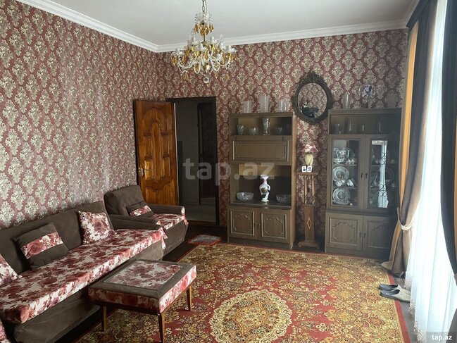 TƏCİLİ HƏYƏT EVİ SATILIR - FOTOLAR