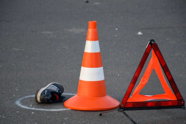 Saray qəsəbəsində avtomobil yeniyetmələri vurub, ölən və xəsarət alan var