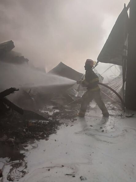 "Ulduz" metrostansiyasının yaxınlığında yanğın söndürlüdü - FOTO+VİDEO (YENİLƏNİB)