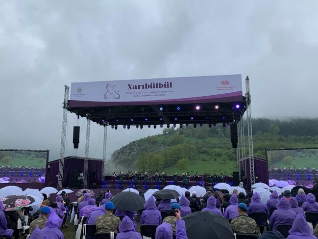 Şuşadakı "Xarıbülbül" festivalından FOTOLAR