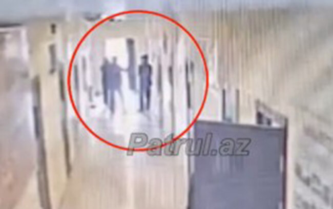 Direktoru divara itələyən müəllimlə bağlı - Rəsmi açıqlama+Video