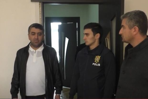 Birgə yaşadığı qadını qəbiristanlıqda bıçaqladı: Bakıdakı qətlin təfərrüatı - VİDEO