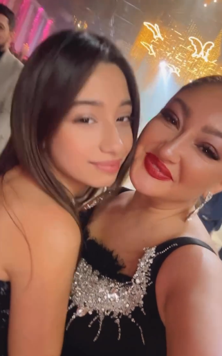 Bu da aparıcı Zümrüdün qızı Ləman - YENİ FOTOLAR