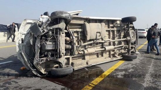 Bakı-Qazax yolunda ağır QƏZA: Səkkiz nəfər xəsarət aldı - FOTO