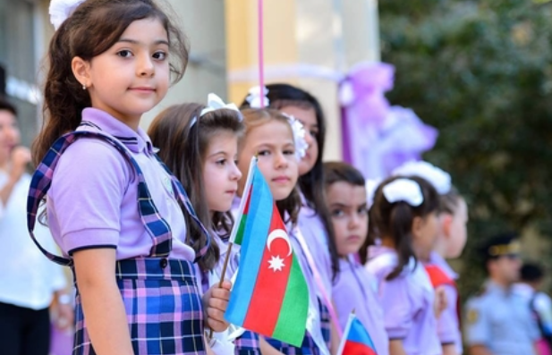 Birinci sinif həyəcani: Valideynlər nələrə diqqət etməlidirlər? - AÇIQLAMA