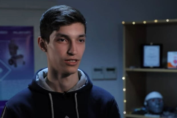 Ermənilərin qarşısında bayrağımızı dalğalandıran ixtiraçılarımız - VİDEO