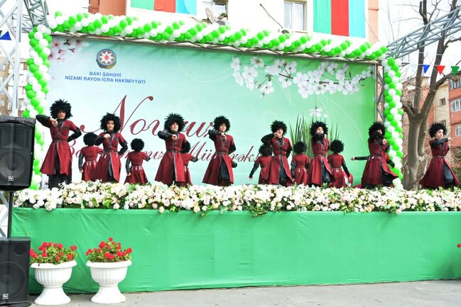 Paytaxtın Abad məhəllələrində Novruz şənlikləri keçirilir