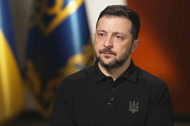 Zelenski: Ukraynada yol qəzası olub, 12 nəfər ölüb