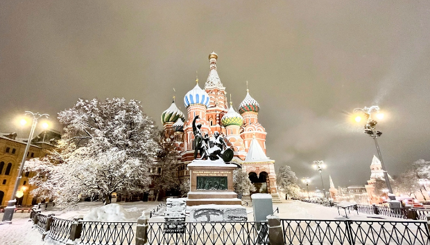 Moskvaya güclü qar yağıb