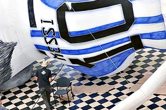 Messinin şərəfinə nəhəng köpdürülmə heykəl ucaldıldı - FOTO