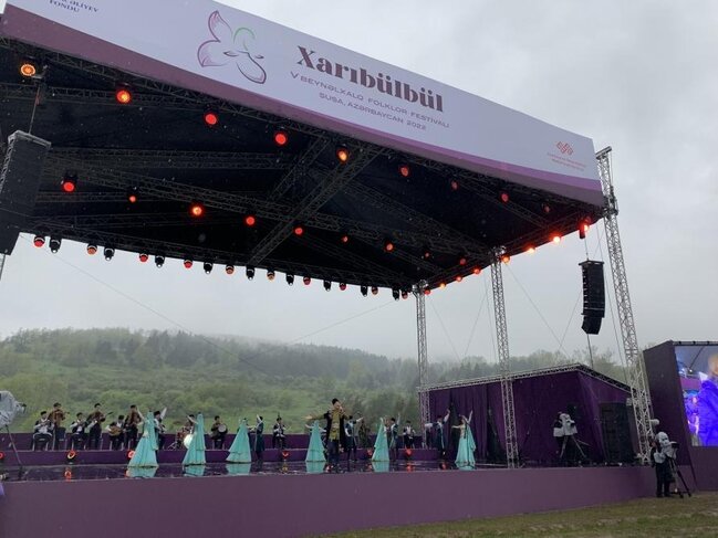 Şuşadakı "Xarıbülbül" festivalından FOTOLAR
