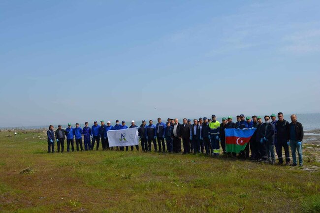 "Azərsun Holdinq" Beynəlxalq Yer Günü ilə bağlı təmizlik aksiyası təşkil edib