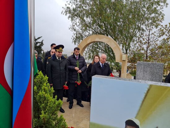 Cəsur Döyüşçünün dəfnindən 2 il keçir (FOTO)