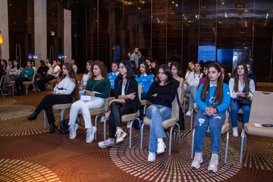 "Yeni media mühiti və rəqəmsal kommunikasiya" mövzusunda "MEDİA talks" açıq seminarı keçirildi