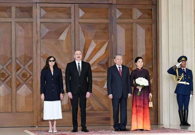 Rəsmi qarşılama mərasimindən - Fotolar