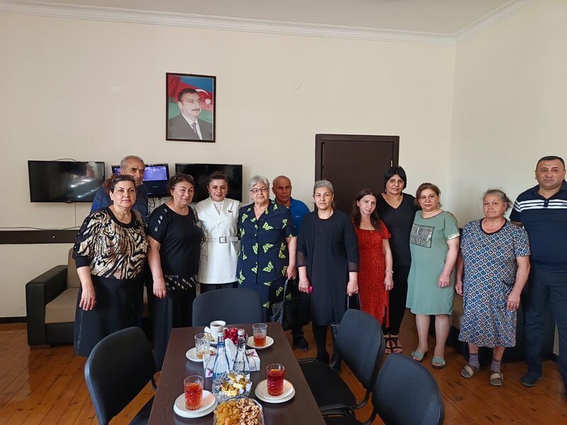 Deputat Pərvanə Vəliyeva Xətai rayonunda səyyar vətəndaş qəbulu keçirdi