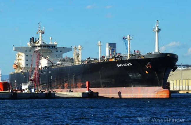 Hindistan yükü daşıyan tanker Hörmüz boğazını keçib